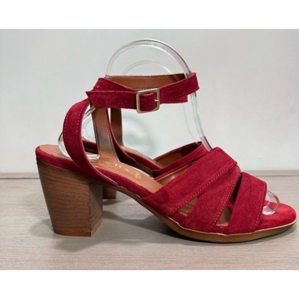 NWOT Mariella Maroon Suede Block Heel Sandals 8